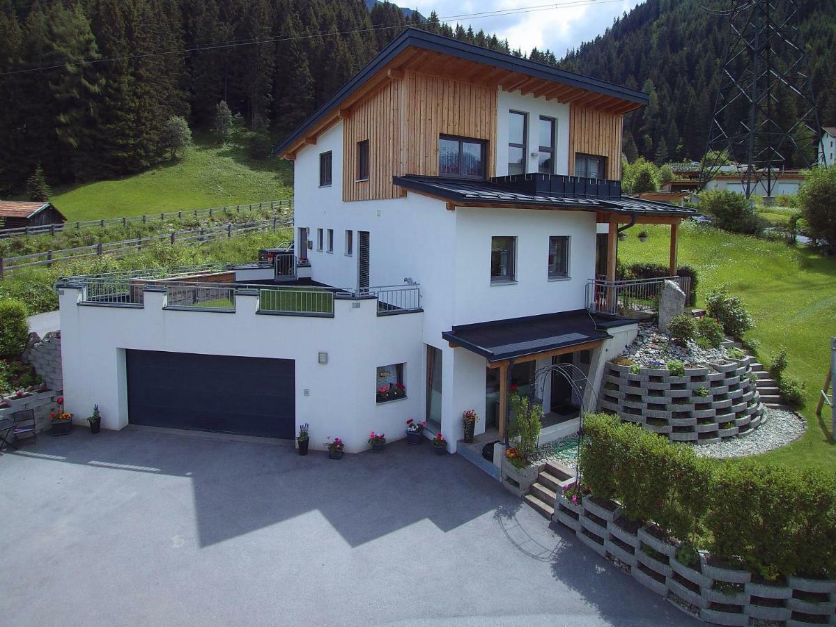 Apart Mirjam Pettneu am Arlberg Buitenkant foto